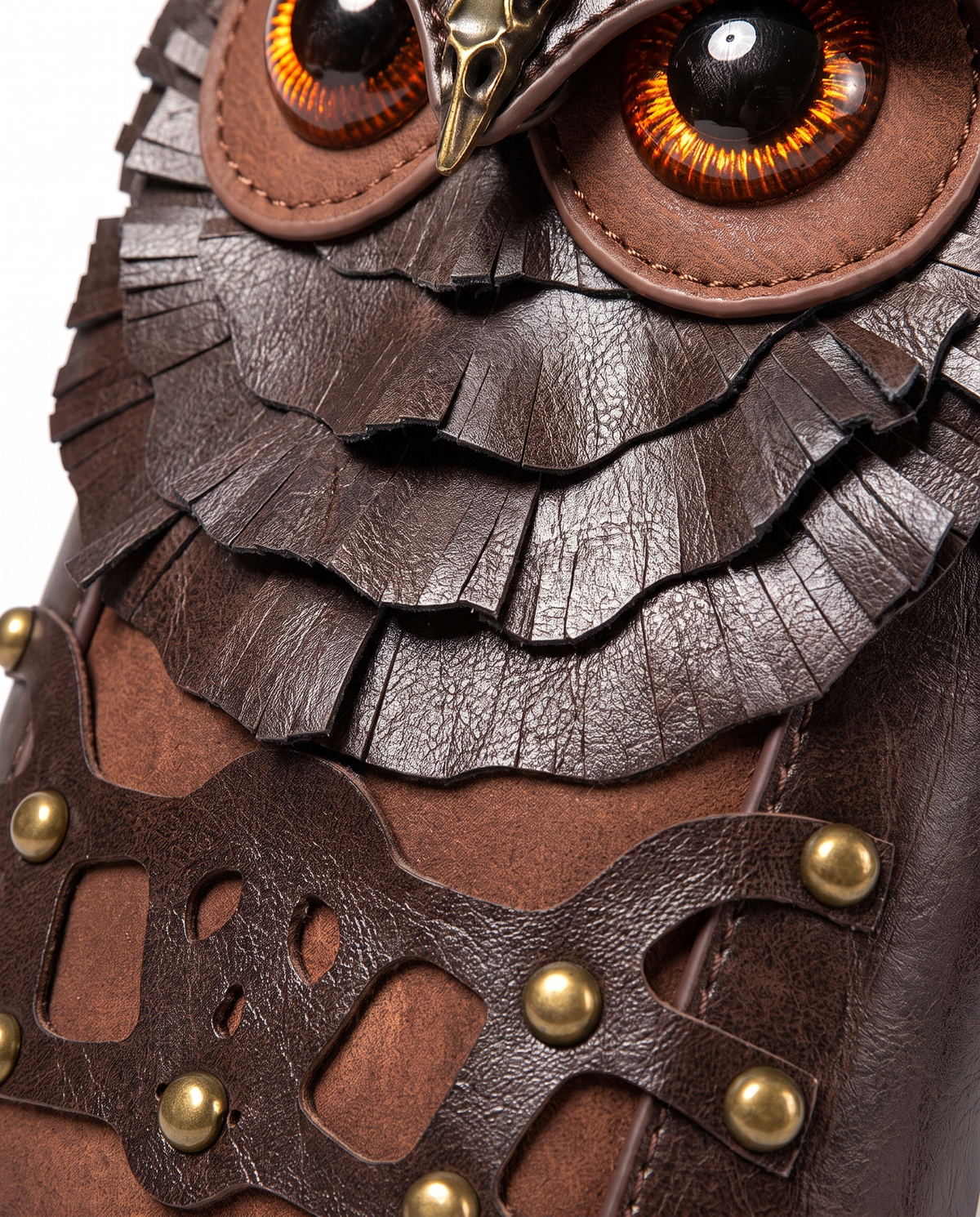 Orso owl bag, close-up of the layered feathers and brass studs
