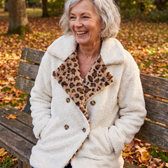 Lori teddy coat, worn, closer