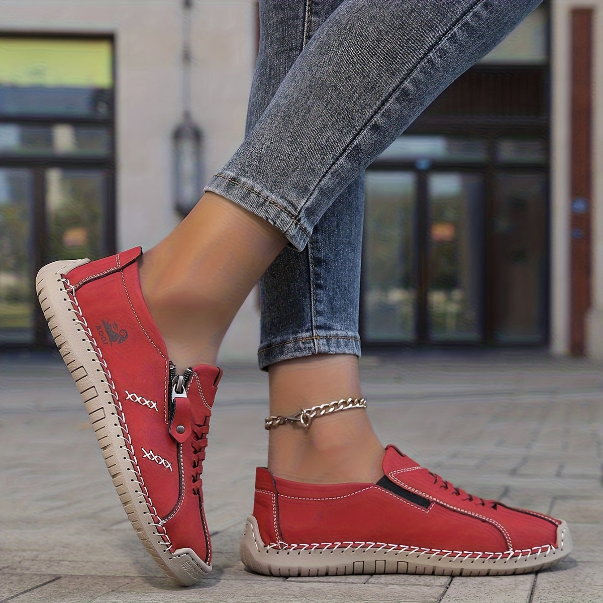 Elegant Comfort with a Practical Zipper