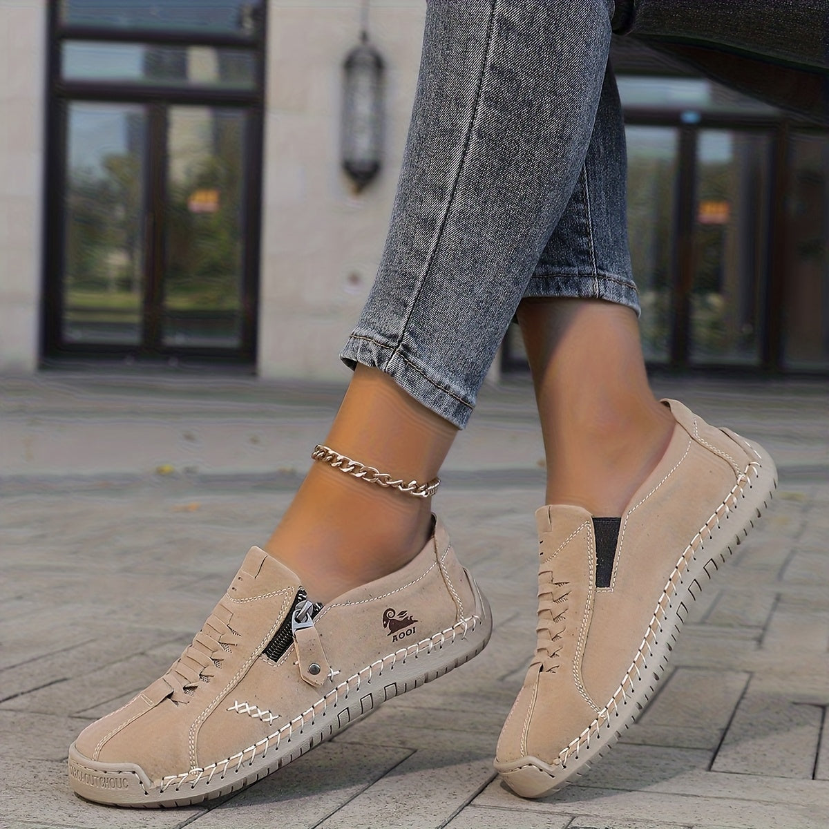 Elegant Comfort with a Practical Zipper