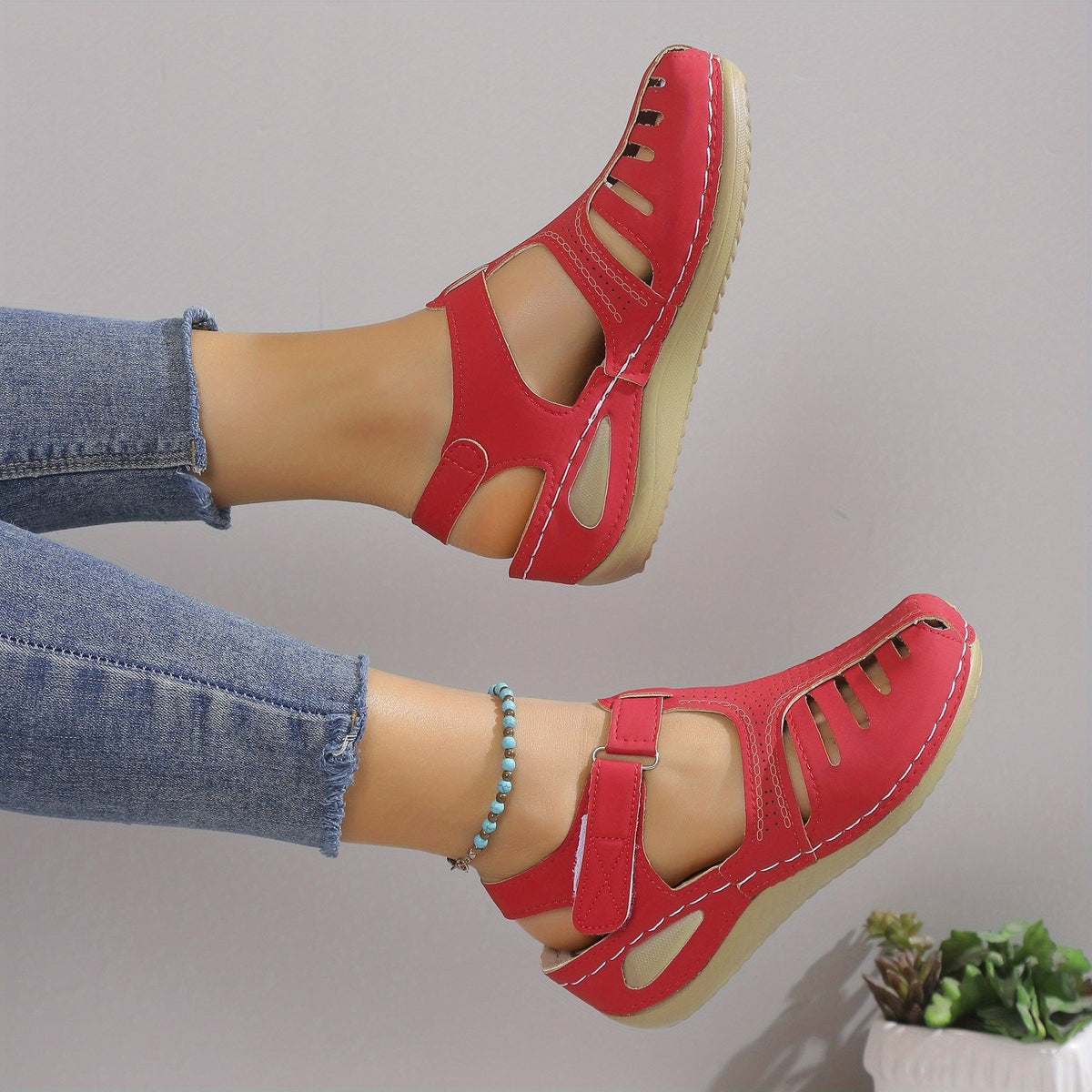 Comfort Sandals with a Gentle Lift