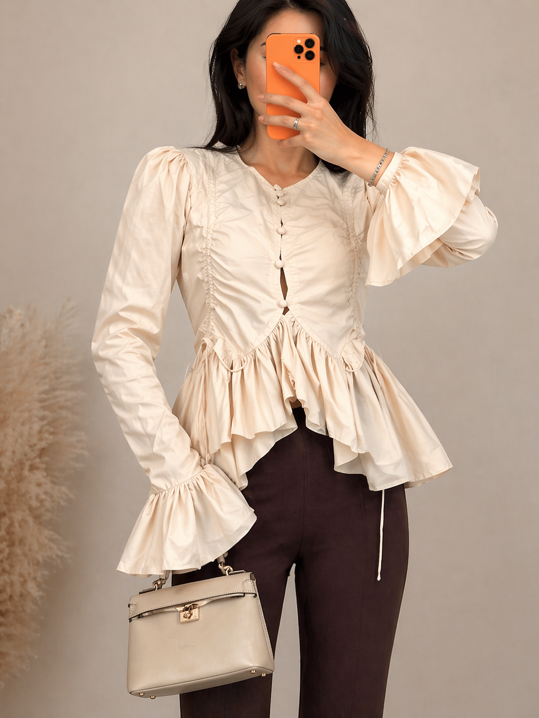 Livia | Blouse with a Ruffle