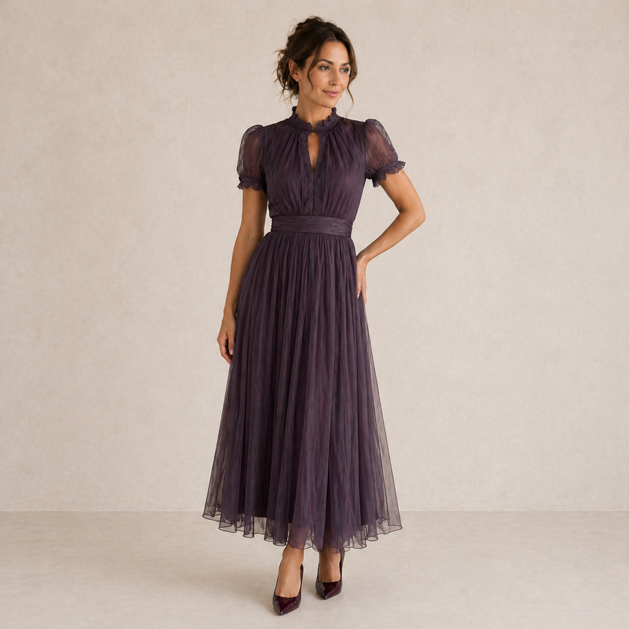 Valentina | Keyhole-Neckline Lace Maxi Dress
