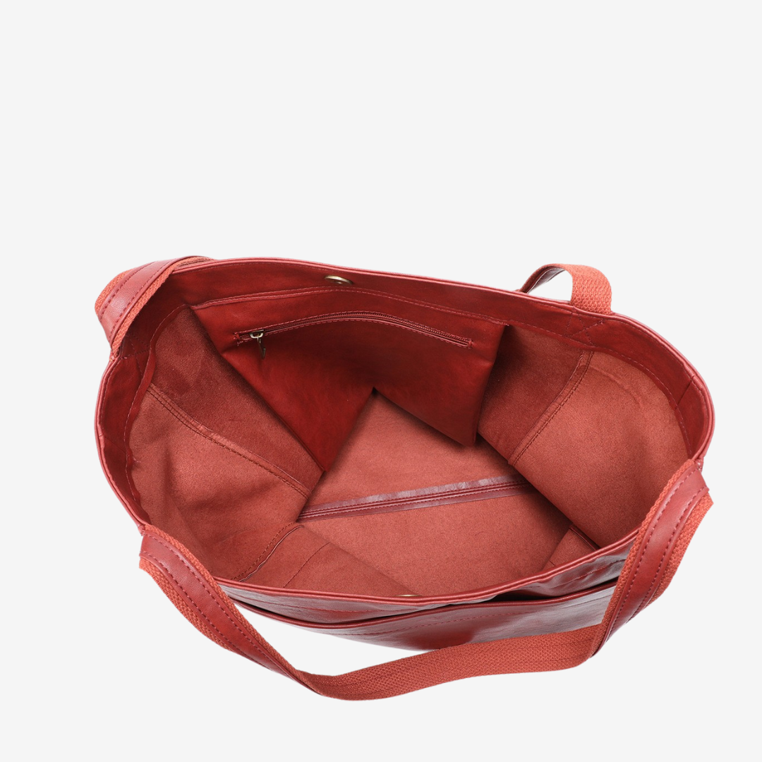 Margot | Minimalist Bag with an Elegant Finish