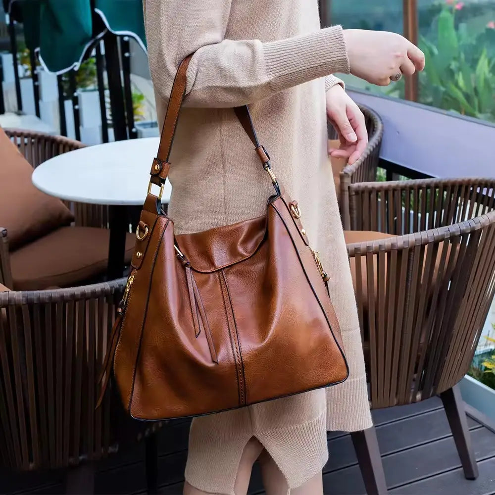Naomi | Elegant Hobo Bag with Adjustable Strap