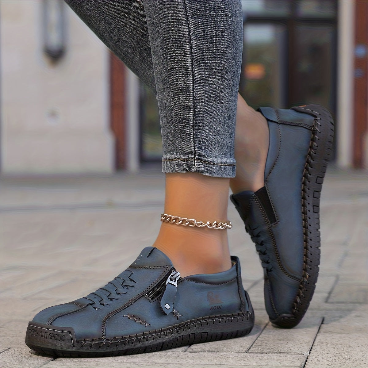 Elegant Comfort with a Practical Zipper