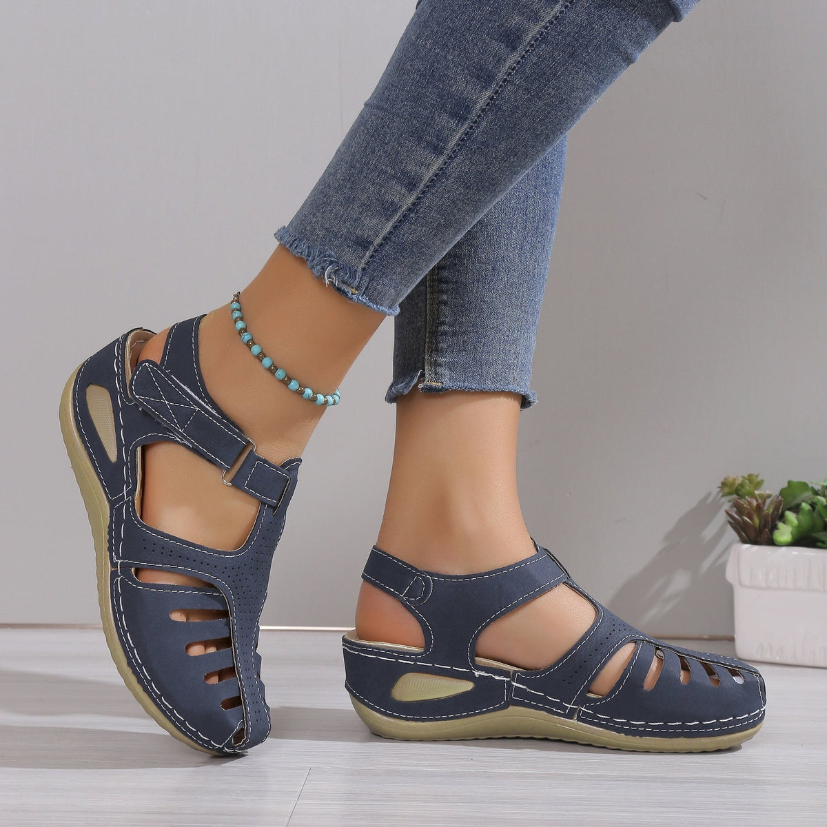 Comfort Sandals with a Gentle Lift