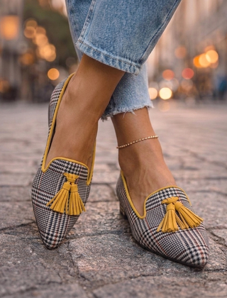 Pointed Flats in yellow plaid
