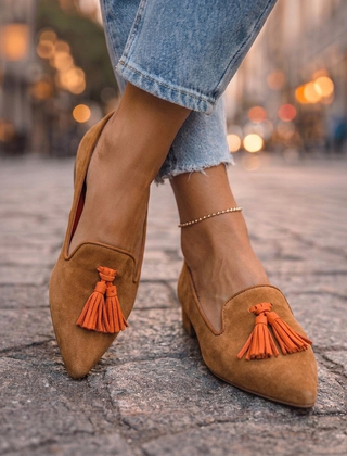 Pointed Flats in brown and orange