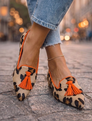 Pointed Flats in orange leopard