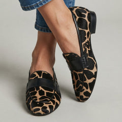 Moccasin — Apricot Giraffe
