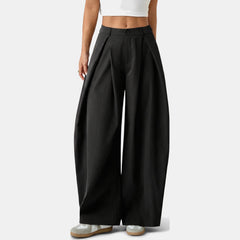 Pleated wide leg trousers in black