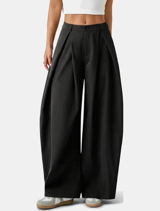 Pleated wide leg trousers in black