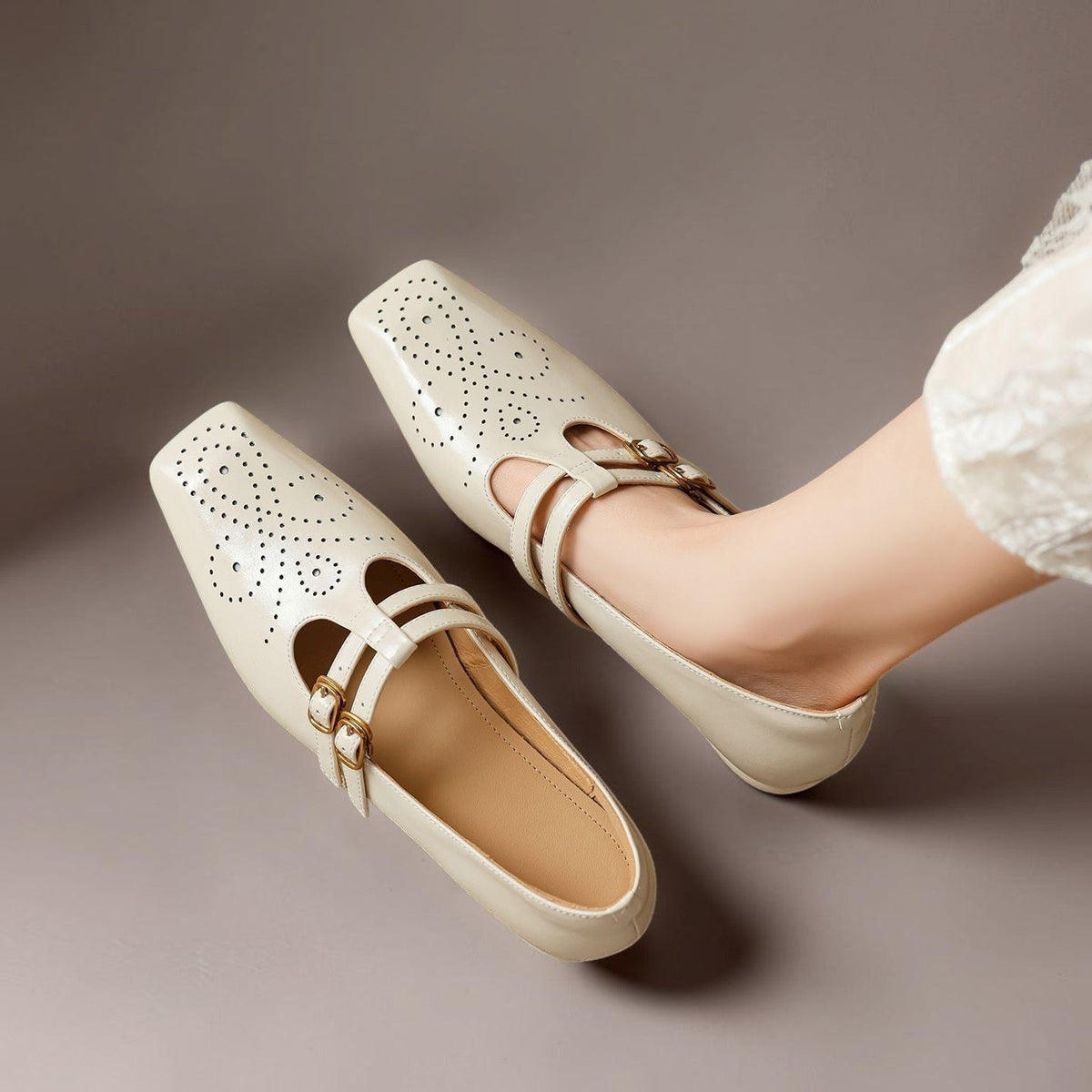 Brogued Dual-Strap Mary Jane Pump